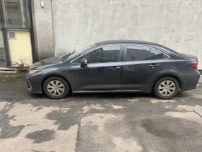 Автомобіль марки TOYOTA, модель COROLLA, 2019 року випуску, тип – загальний легковий - загальний седан - В, номер державної реєстрації АA2570XI, колір – чорний, номер кузова NMTBE4BE10R005679, (інвентарний номер 4000047394)