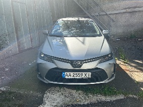 Автомобіль марки TOYOTA, модель COROLLA, 2019 року випуску, тип – загальний легковий - загальний седан - В, номер державної реєстрації АA2559XI, колір – сірий, номер кузова: NMTBE4BE80R006117, (інвентарний номер 4000047395)